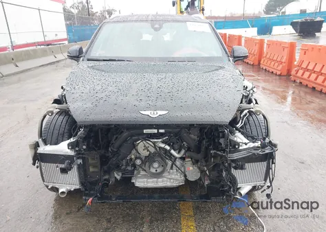 2024 Bentley Bentayga Hybrid A/Azure/S z USA, uszkodzony, nr VIN SJAA72ZV2RC024999